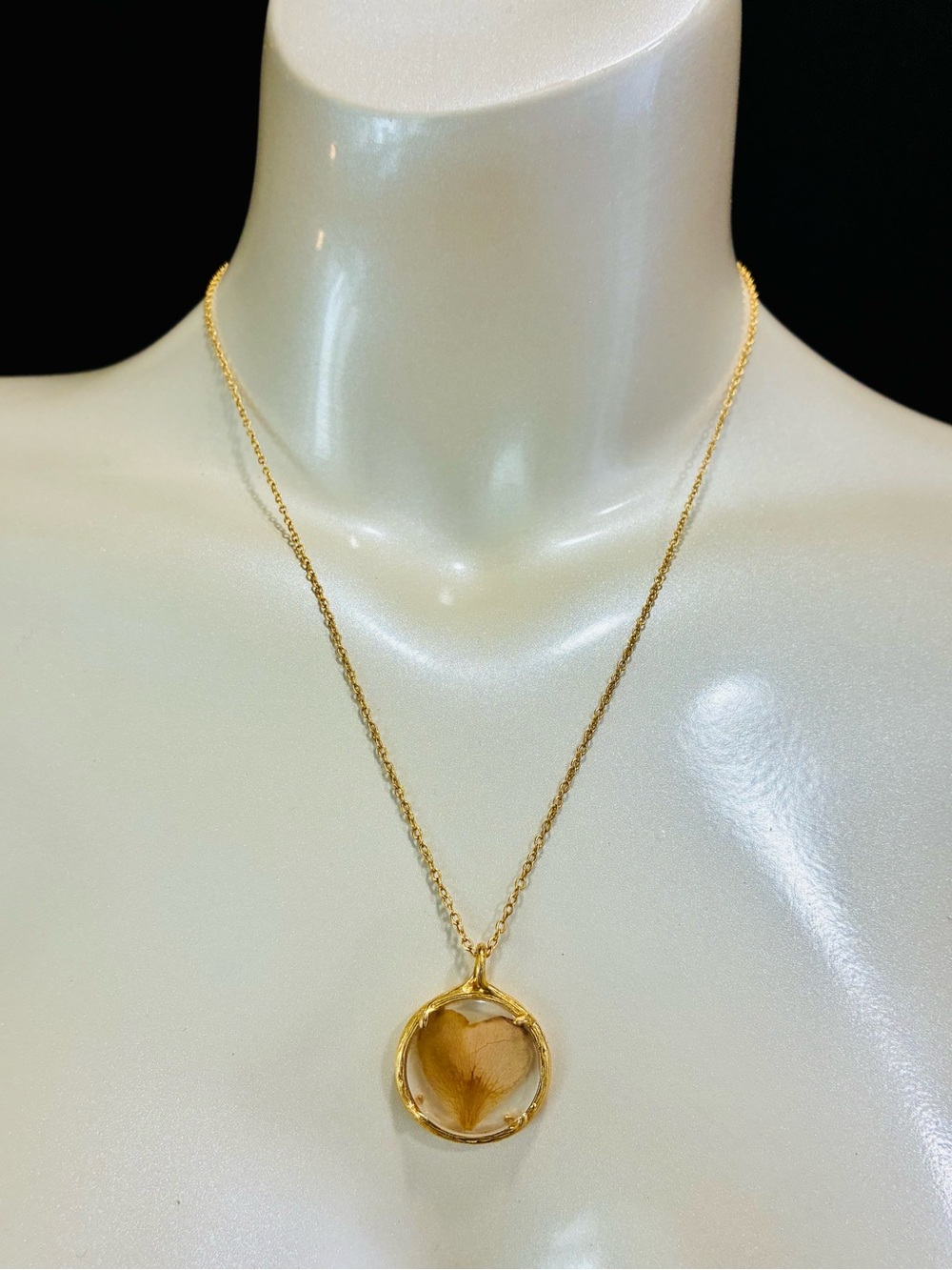 Cathrine Weitzman GLD Vermeil Natural Heart Shaped Petal Pendant Necklace EUC